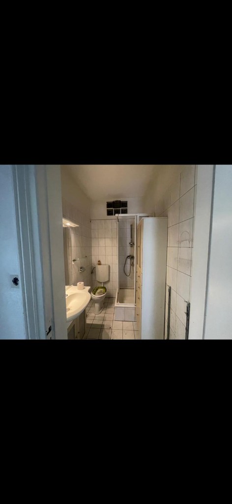 Badezimmer vor der Sanierung