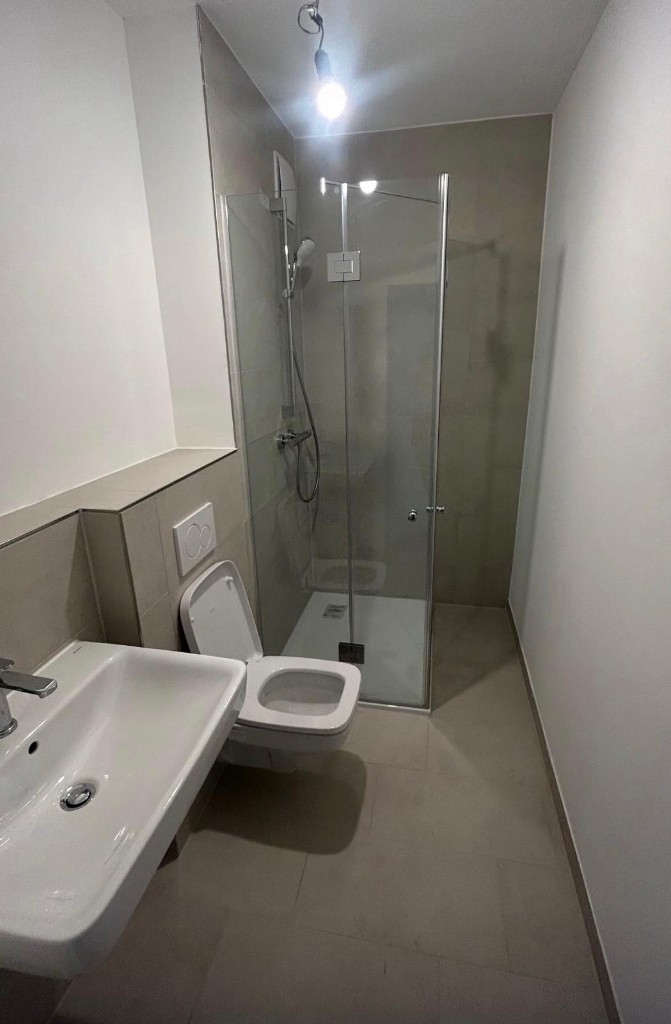 Kompaktbad mit Dusche und WC